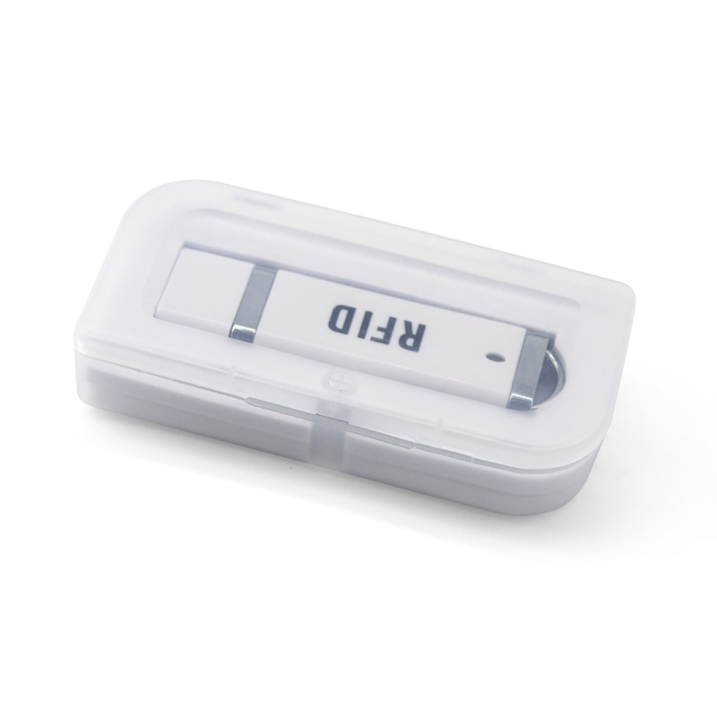 Detailopname van de chip in een HF RFID-lezer voor toepassingen op 13,56 MHz
