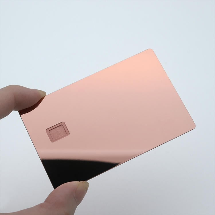 Metalen contact IC-kaarten met geborstelde metalen afwerking voor maatwerktoepassingen.