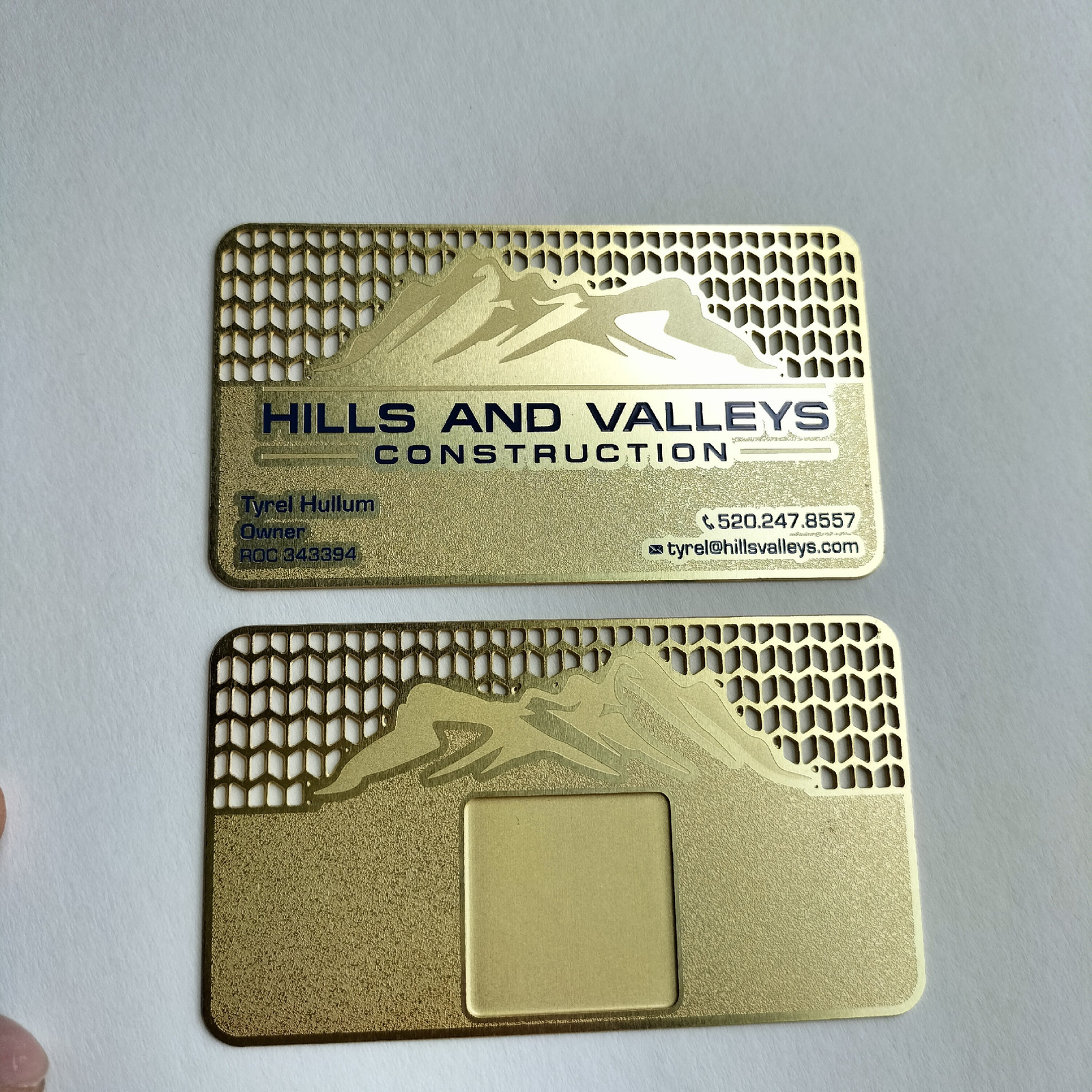 Aangepaste metalen NFC-kaarten met bedrukt logo voor zakelijke metalen contact IC-kaarten.