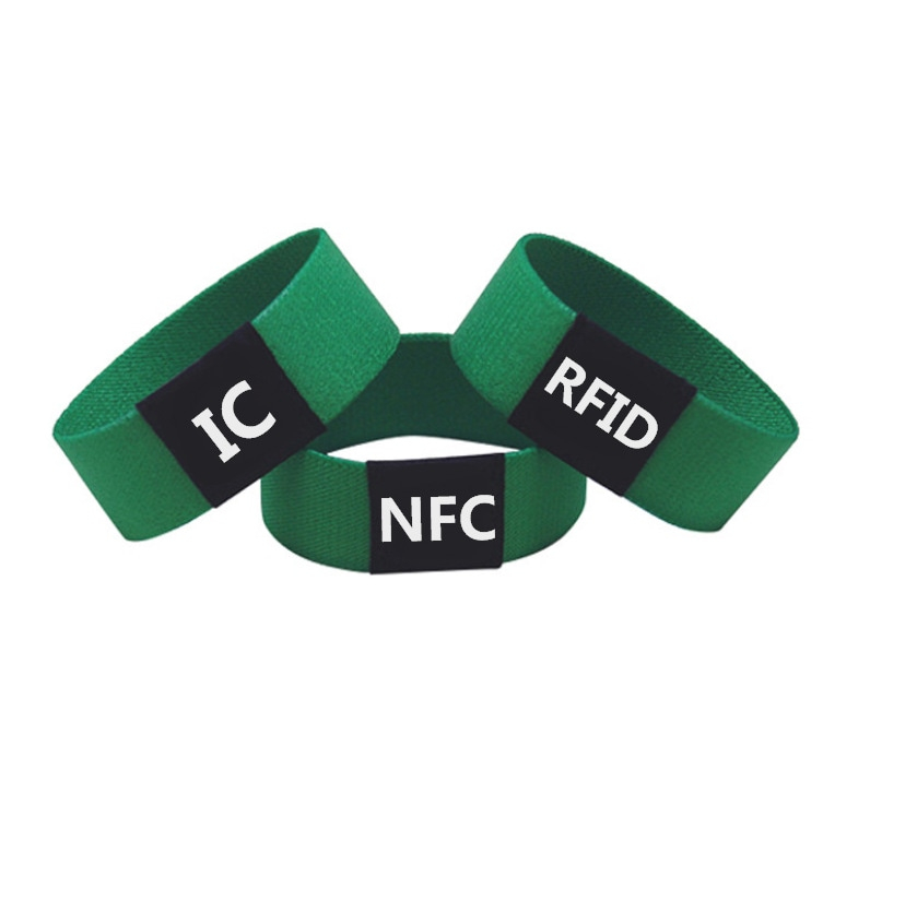 Verstelbare elastische RFID-polsbandjes voor toegangscontrole bij evenementen.