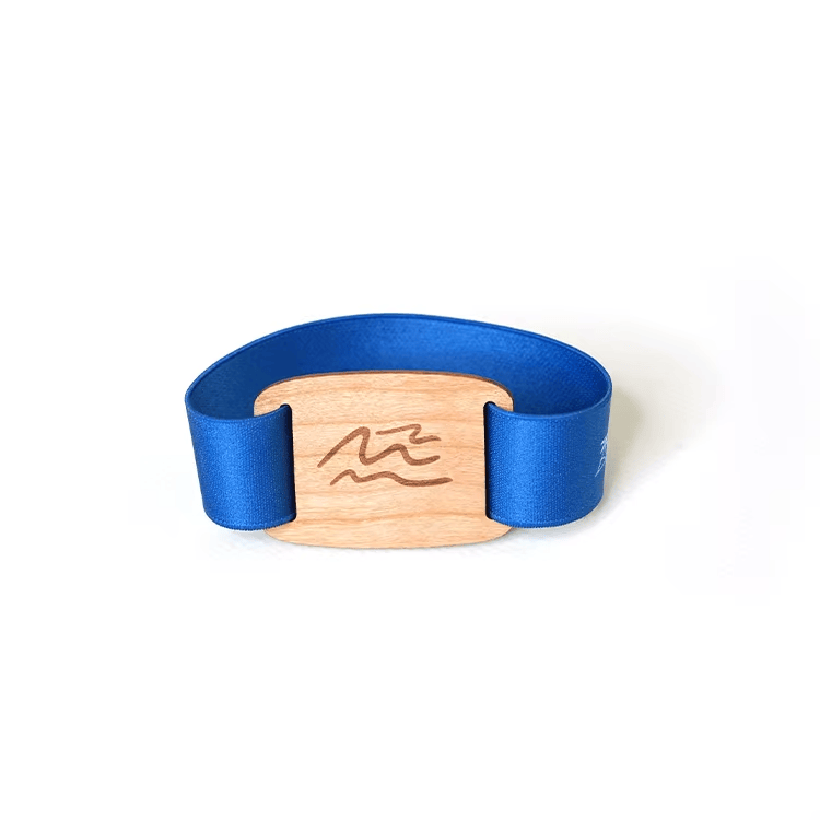 Elastische RFID-polsbandjes voor concerttoegang met focus op toegangscontrole bij evenementen.