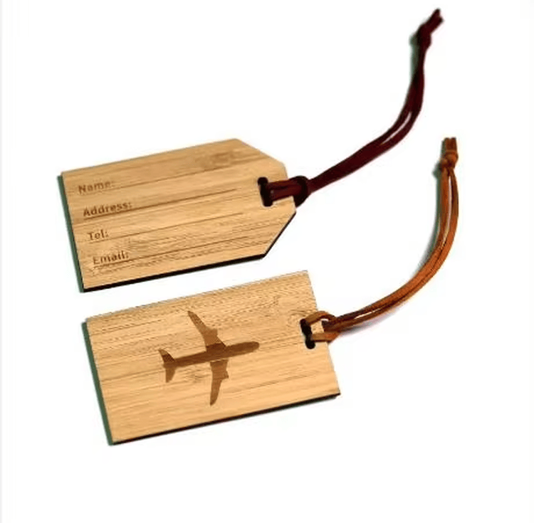 Productfoto van Op maat gemaakte zwarte walnoot houten visitekaartjes; met bedrukt logo; voor toepassingen met Houten kaarten.
