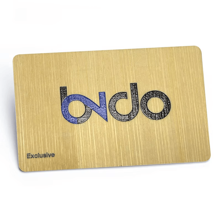 Productfoto van RFID houten visitekaartjes voor slimme netwerken; met vooraanzicht; voor toepassingen met Houten kaarten.
