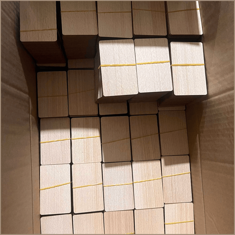 Productfoto van Houten slimme RFID-kaarten voor toegang en data; met antenne-indeling; voor toepassingen met Houten kaarten.