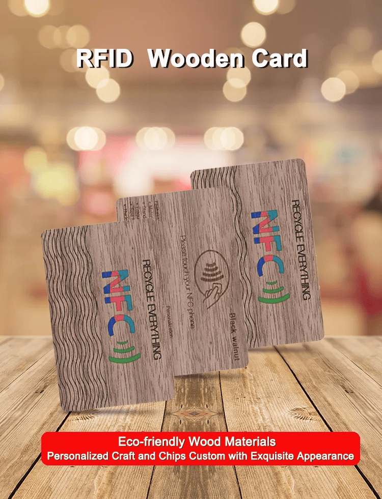 Productfoto van Houten RFID-kaarten voor branding en toegangssystemen, met chipdetail, voor toepassingen met houten kaarten.