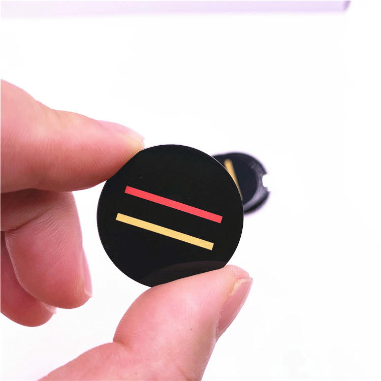 Productfoto van de NFC-muziekchip op maat voor tap-to-play vinylalbums met contactloze scanfunctie binnen de categorie Custom NFC Tags.