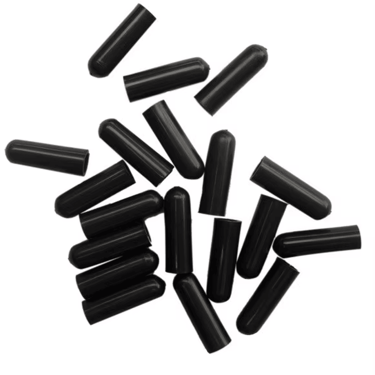 Stapel lange zwarte RFID bullet tube tags model SV-006 op witte achtergrond voor bulkidentificatie van outdoor assets.