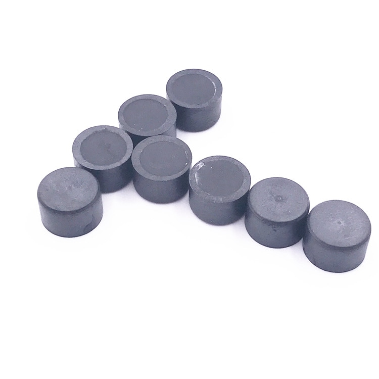 Kleine PPS RFID-tags voor nauwkeurige assettracking met barcodebedrukking.