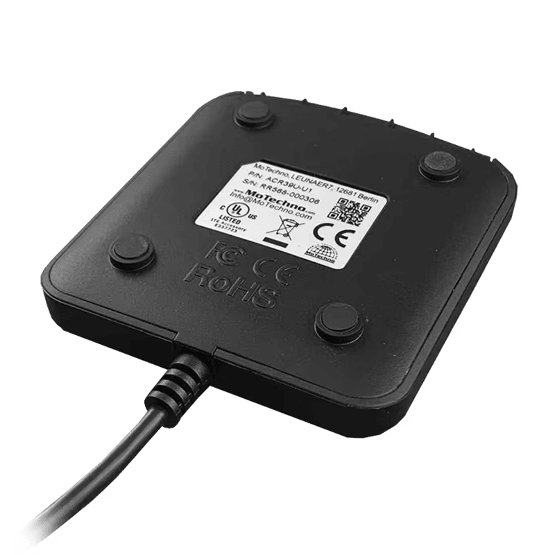 De onderzijde van de ACR39U-smartcardlezer wordt weergegeven met het productlabel, details van de behuizing en de kabeluitgang.