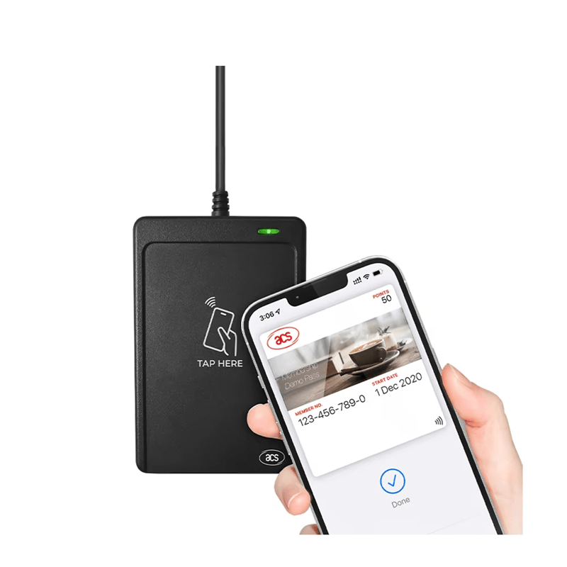 De WalletMate Mobile Wallet NFC Reader wordt samen met een smartphonescherm weergegeven om het tappen en valideren van mobiele walletpassen te illustreren.