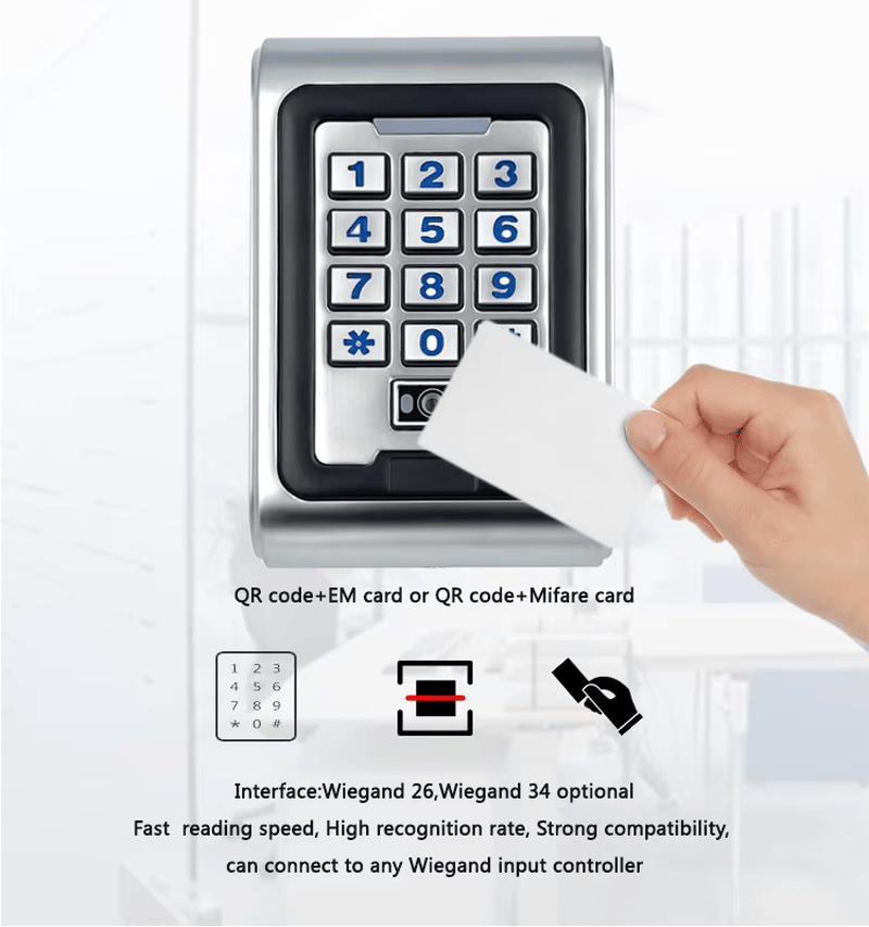 Smartphone scant een dynamische QR-code bij de Q30-CQ toegangslezer voor mobiele app-deurtoegang