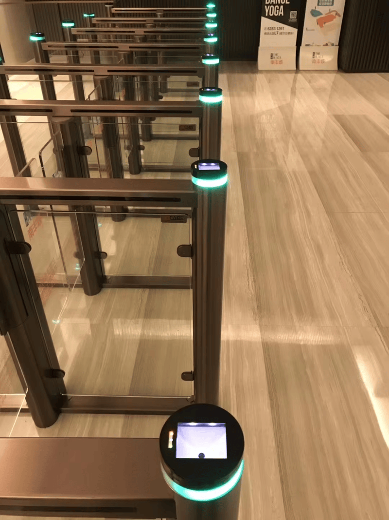 Wandmontageontwerp van de QR-code toegangslezer met SDK en RFID-kaartondersteuning.